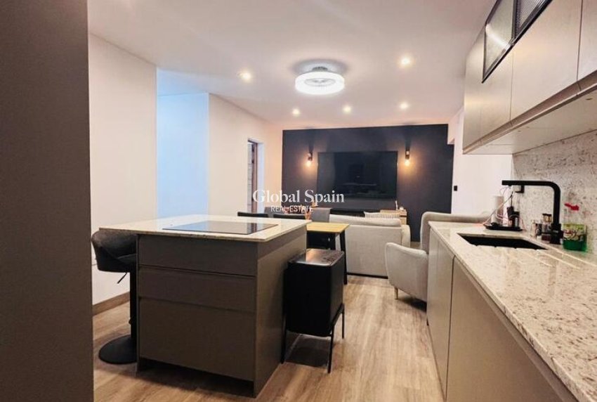 Resale - HOUSE -
SAN MIGUEL DE SALINAS - Inland