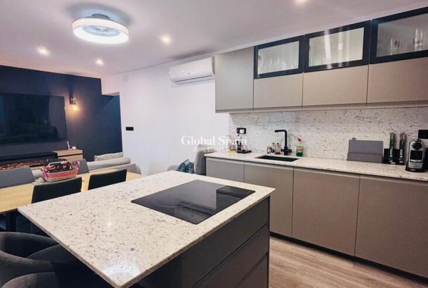 Resale - HOUSE -
SAN MIGUEL DE SALINAS - Inland