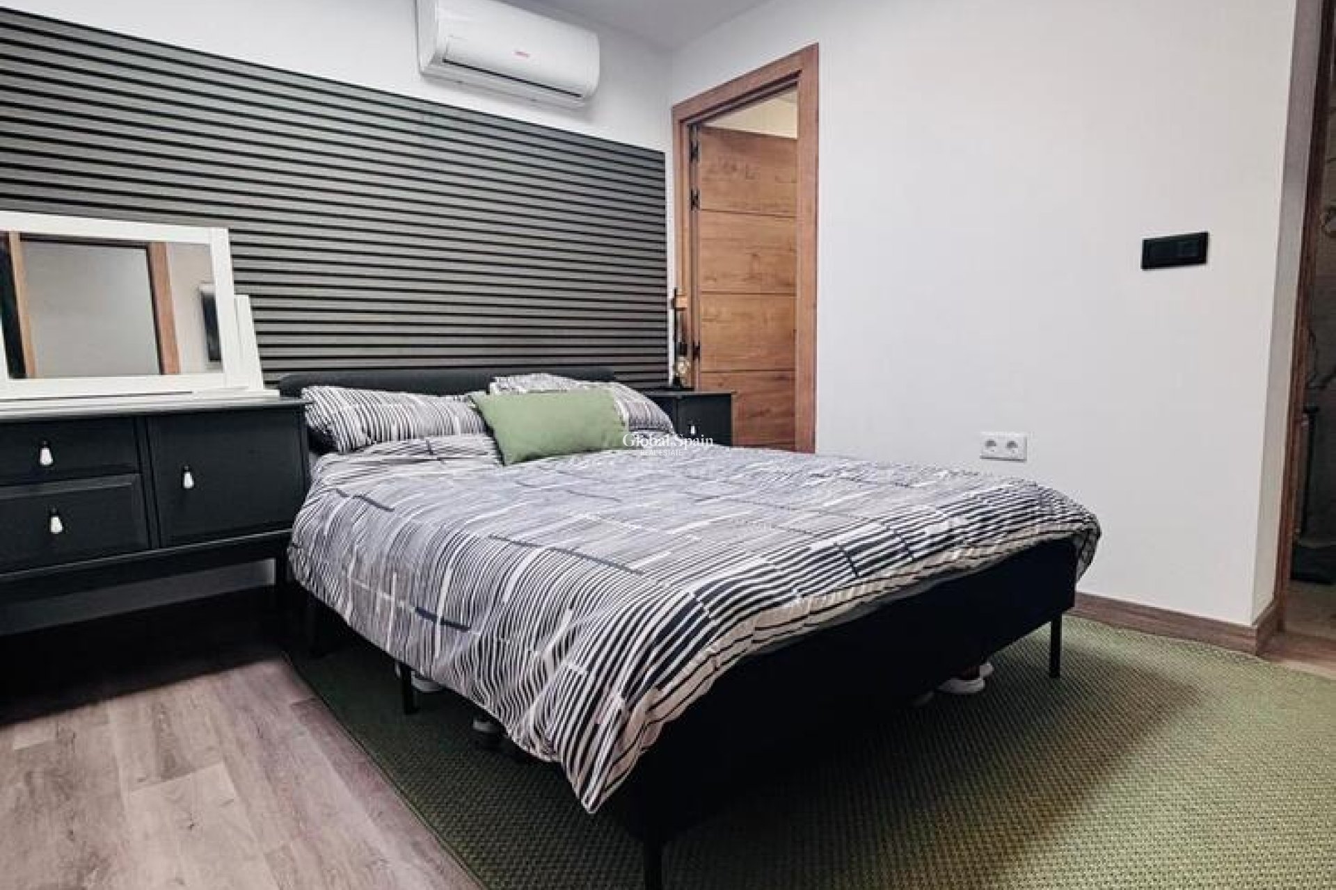 Resale - HOUSE -
SAN MIGUEL DE SALINAS - Inland