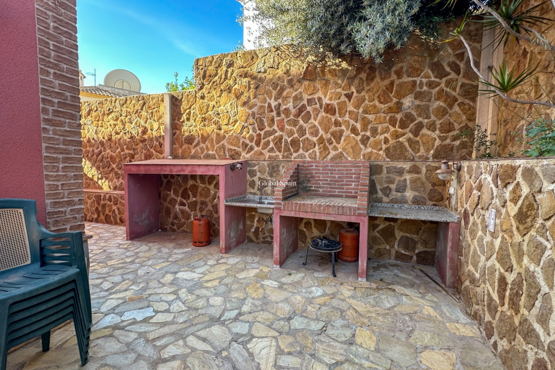 Resale - HOUSE -
SAN MIGUEL DE SALINAS - Inland