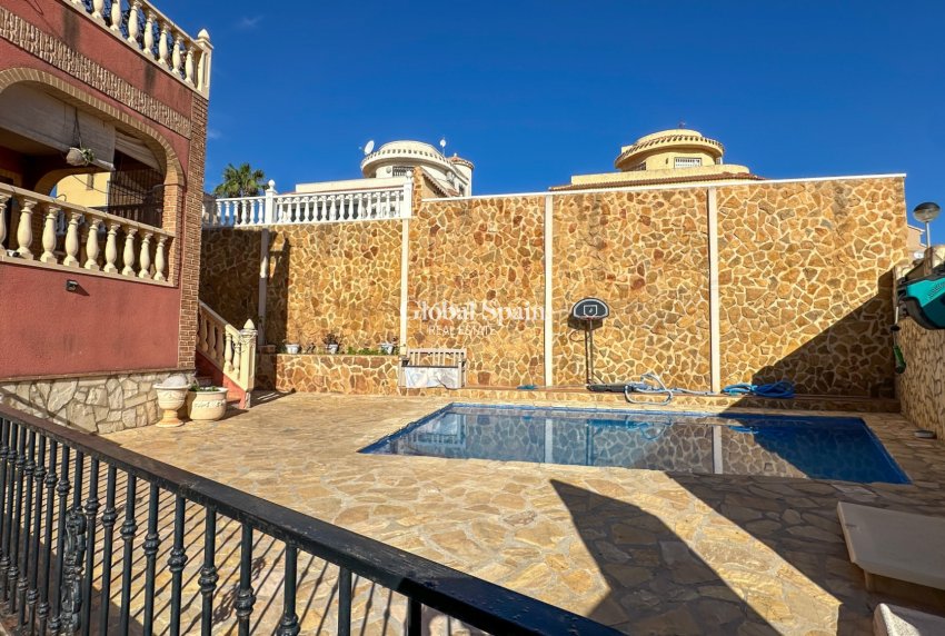 Resale - HOUSE -
SAN MIGUEL DE SALINAS - Inland