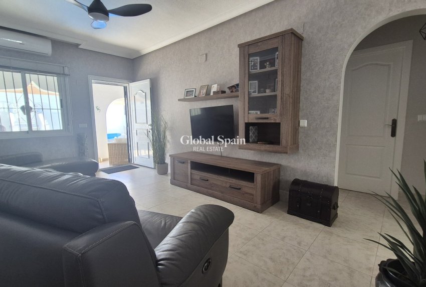 Resale - HOUSE -
SAN MIGUEL DE SALINAS - Inland