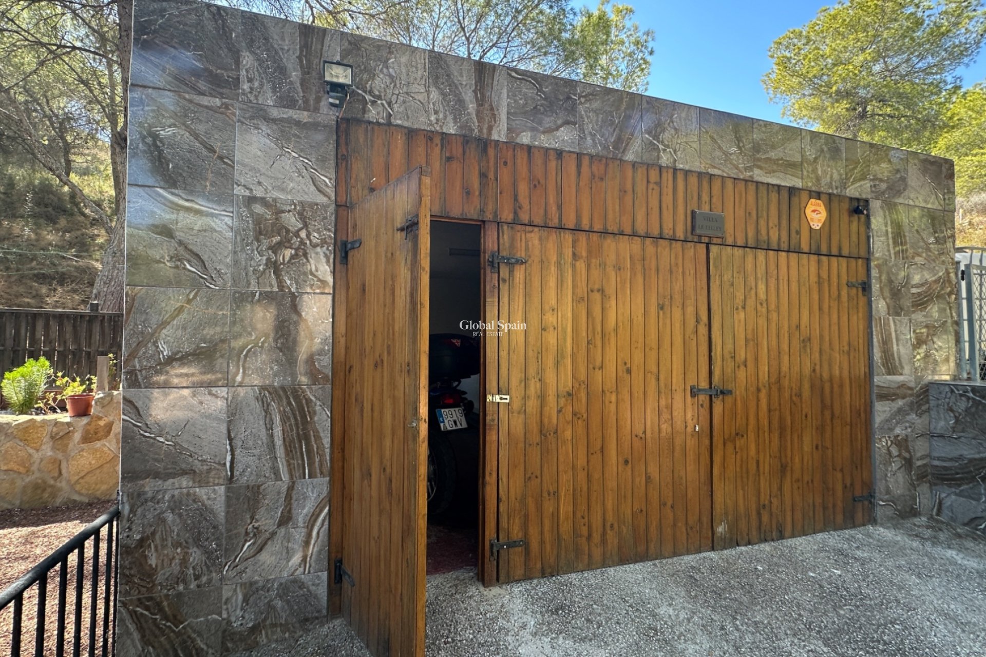 Resale - HOUSE -
SAN MIGUEL DE SALINAS - Inland