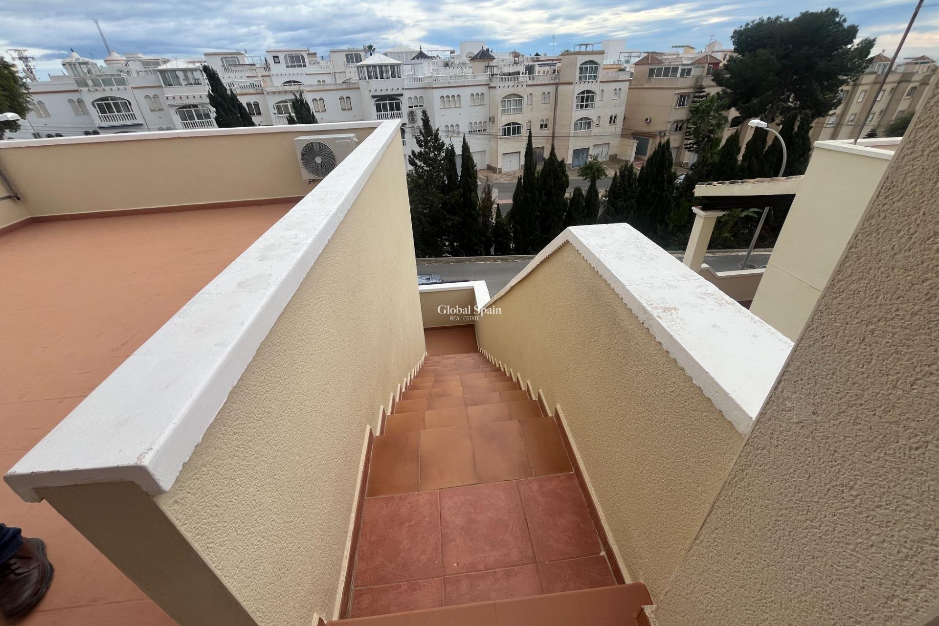 Resale - HOUSE -
SAN MIGUEL DE SALINAS - Las Filipinas