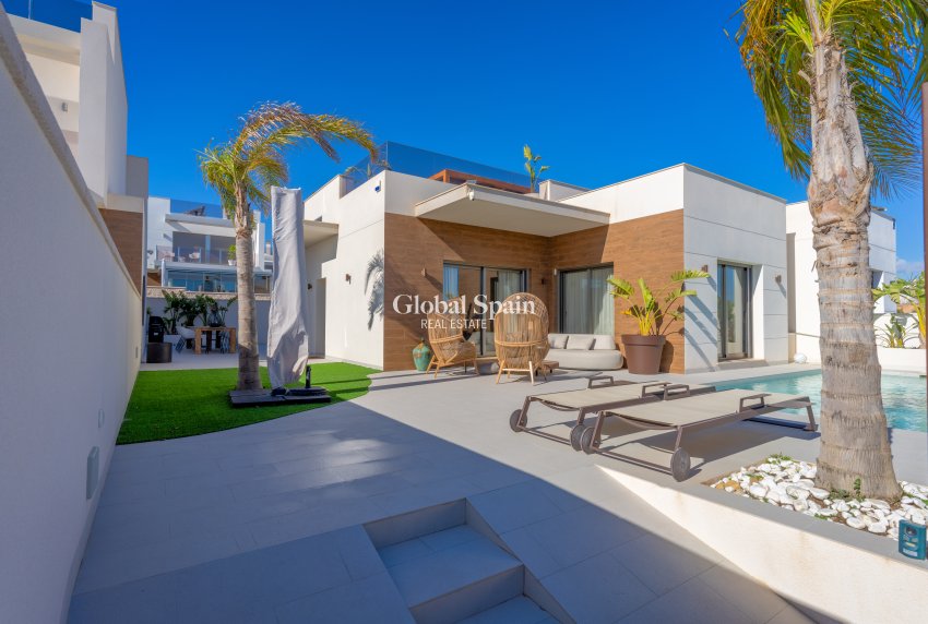 Resale - HOUSE -
SAN MIGUEL DE SALINAS - San Miguel de Salinas