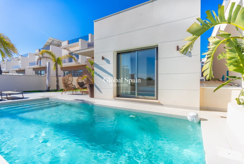 Resale - HOUSE -
SAN MIGUEL DE SALINAS - San Miguel de Salinas