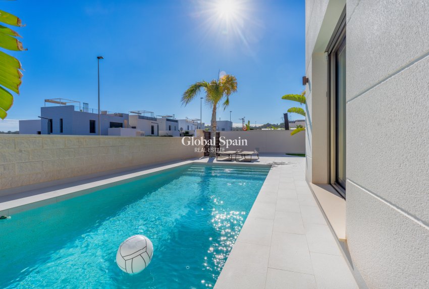 Resale - HOUSE -
SAN MIGUEL DE SALINAS - San Miguel de Salinas