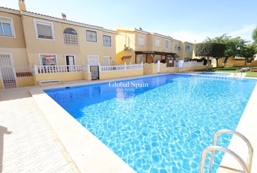 Resale - House -
SAN MIGUEL DE SALINAS - VILLAMARTÍN