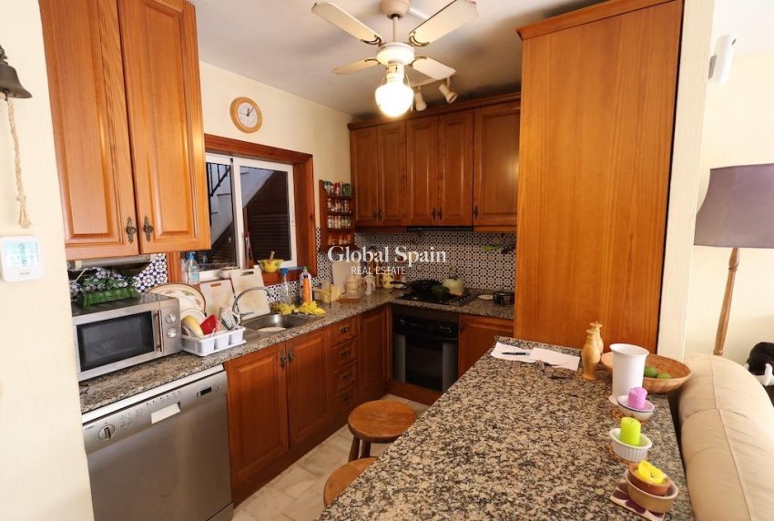 Resale - House -
SAN MIGUEL DE SALINAS - VILLAMARTÍN