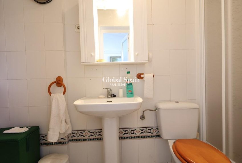 Resale - House -
SAN MIGUEL DE SALINAS - VILLAMARTÍN