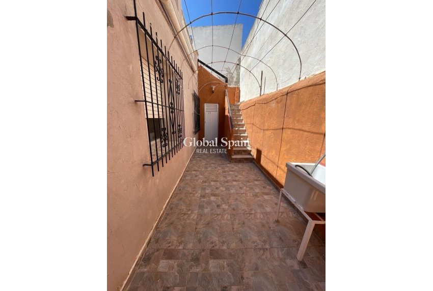 Resale - HOUSE -
SAN PEDRO DEL PINATAR - Lo pagan