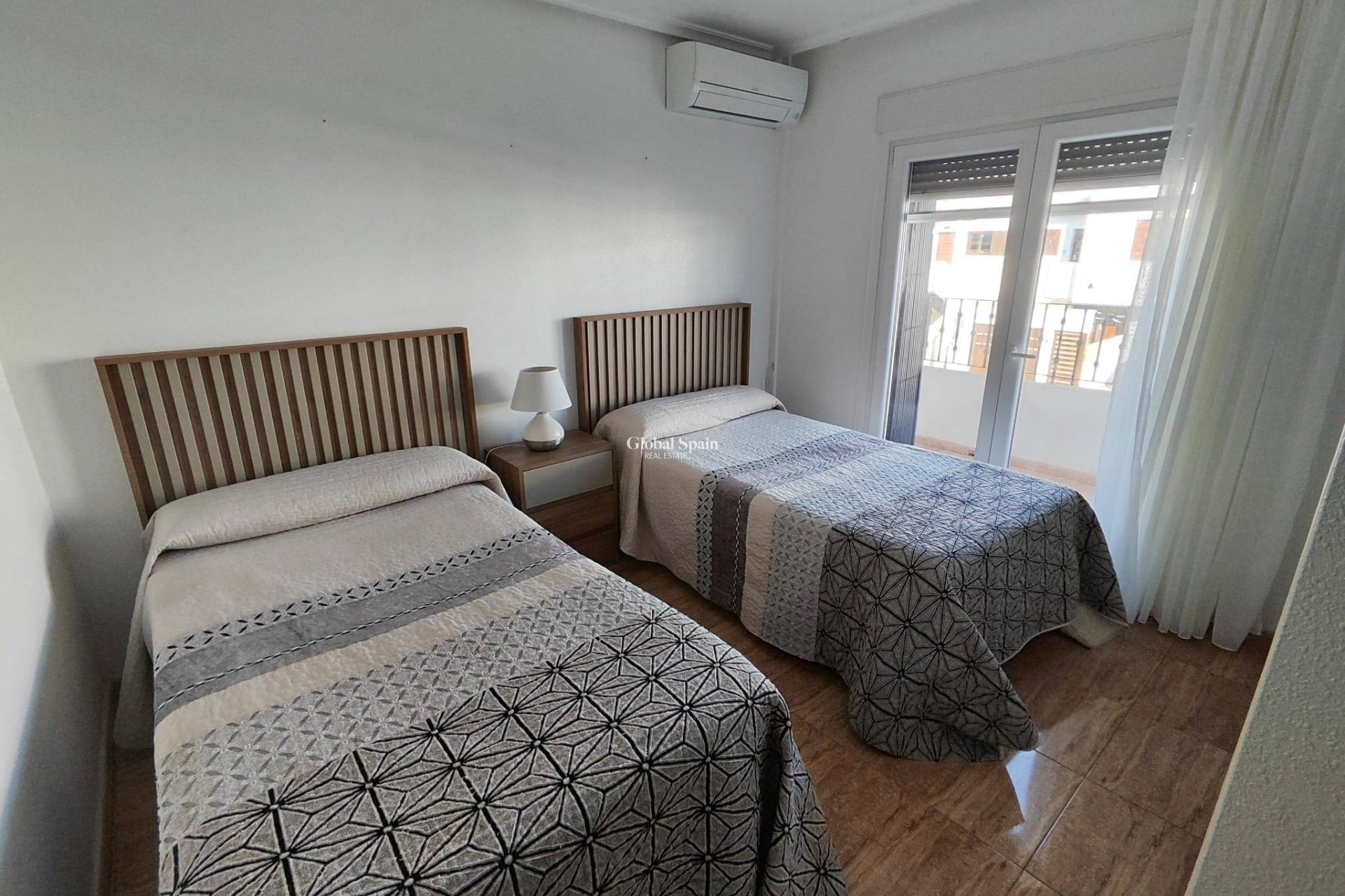 Resale - HOUSE -
SAN PEDRO DEL PINATAR - Lo pagan