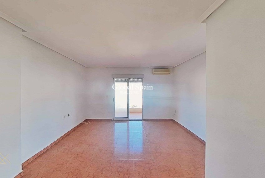 Resale - HOUSE -
SAN PEDRO DEL PINATAR - Lo pagan