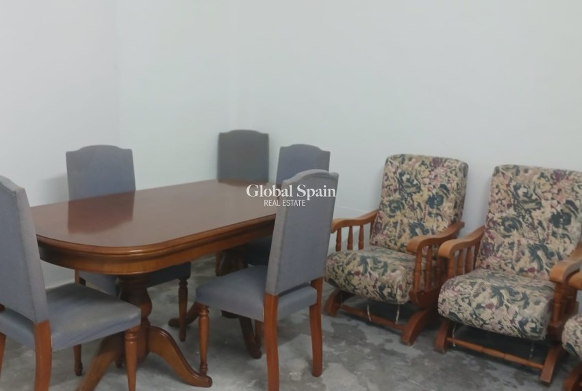 Resale - HOUSE -
SAN PEDRO DEL PINATAR - Los Antolinos