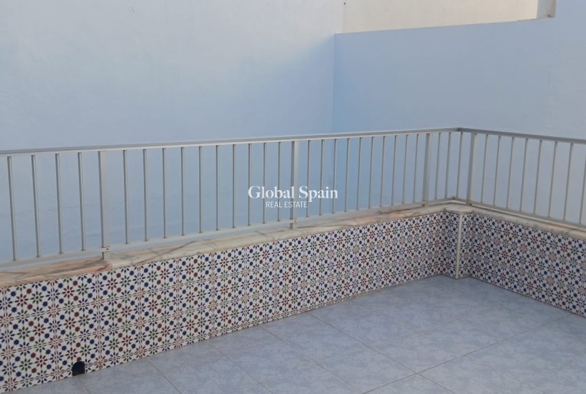 Resale - HOUSE -
SAN PEDRO DEL PINATAR - Los Antolinos