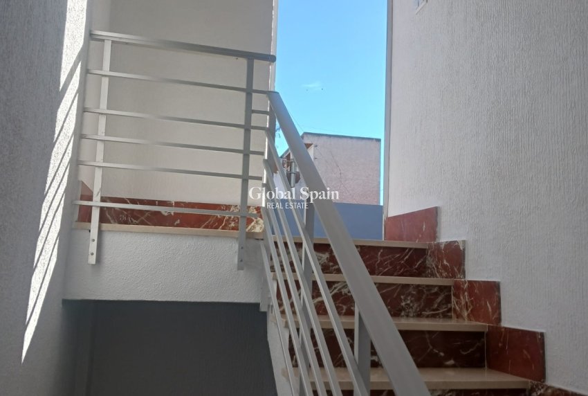 Resale - HOUSE -
SAN PEDRO DEL PINATAR - Los Antolinos