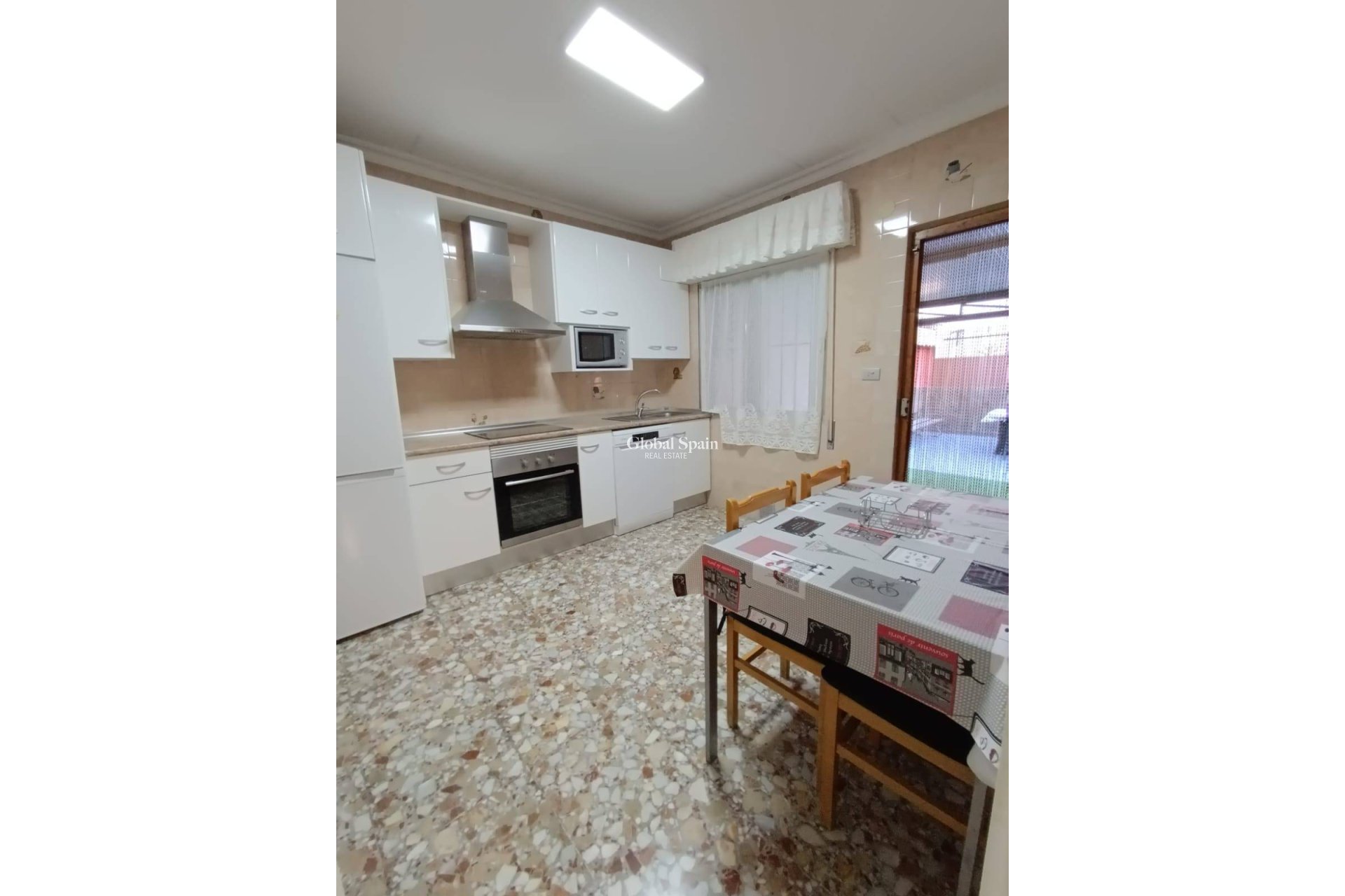 Resale - HOUSE -
SAN PEDRO DEL PINATAR - Los Cuarteros