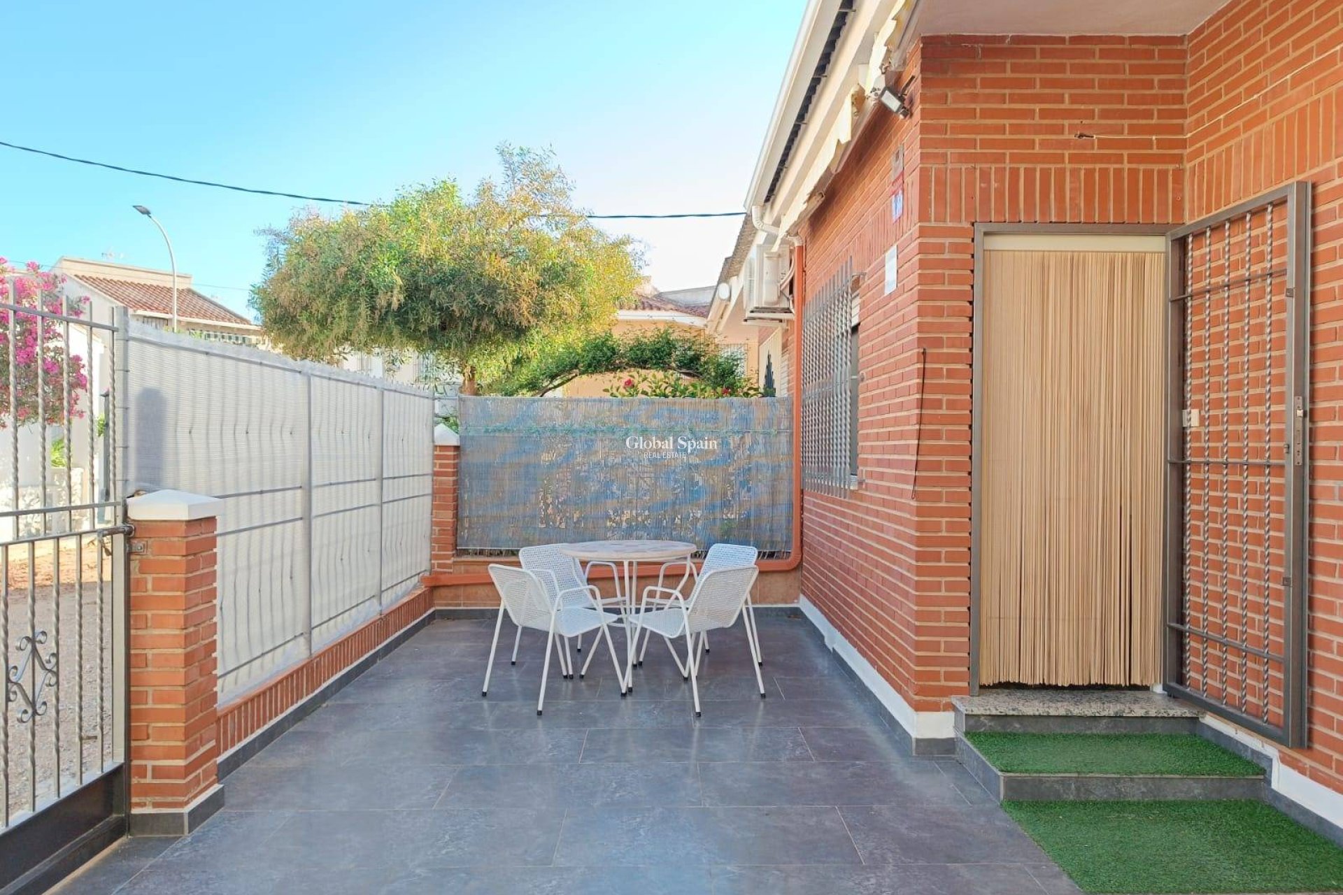 Resale - HOUSE -
SAN PEDRO DEL PINATAR - Los Cuarteros