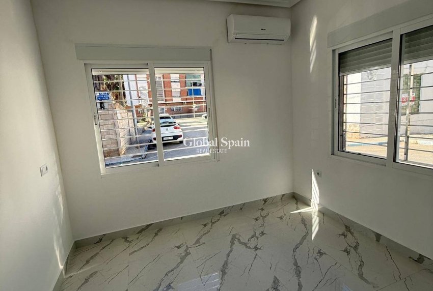 Resale - HOUSE -
SAN PEDRO DEL PINATAR - San Pedro Del Pinatar Centro