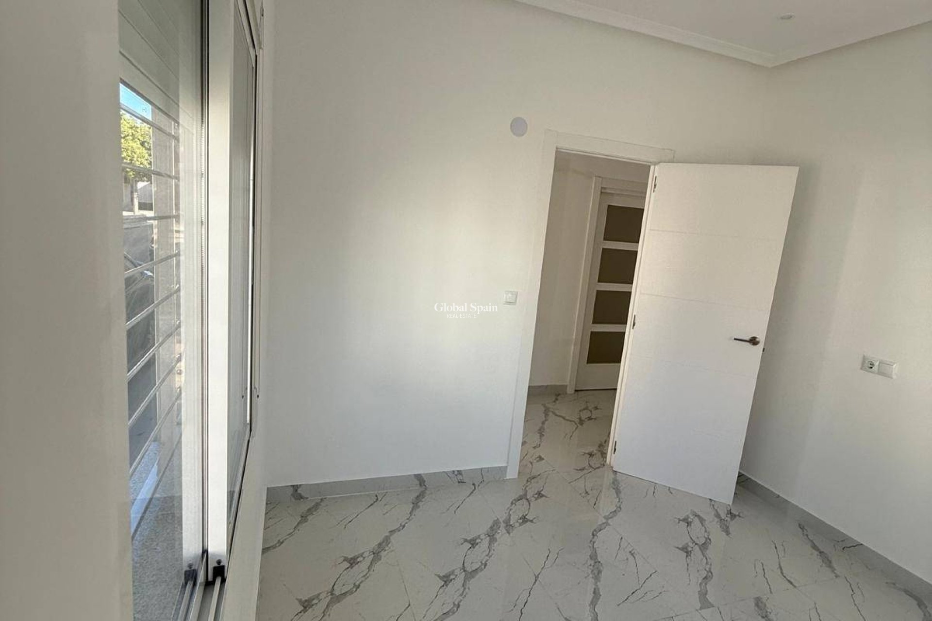 Resale - HOUSE -
SAN PEDRO DEL PINATAR - San Pedro Del Pinatar Centro