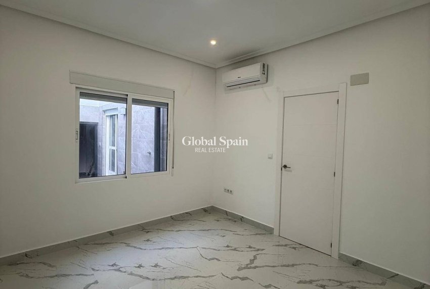 Resale - HOUSE -
SAN PEDRO DEL PINATAR - San Pedro Del Pinatar Centro