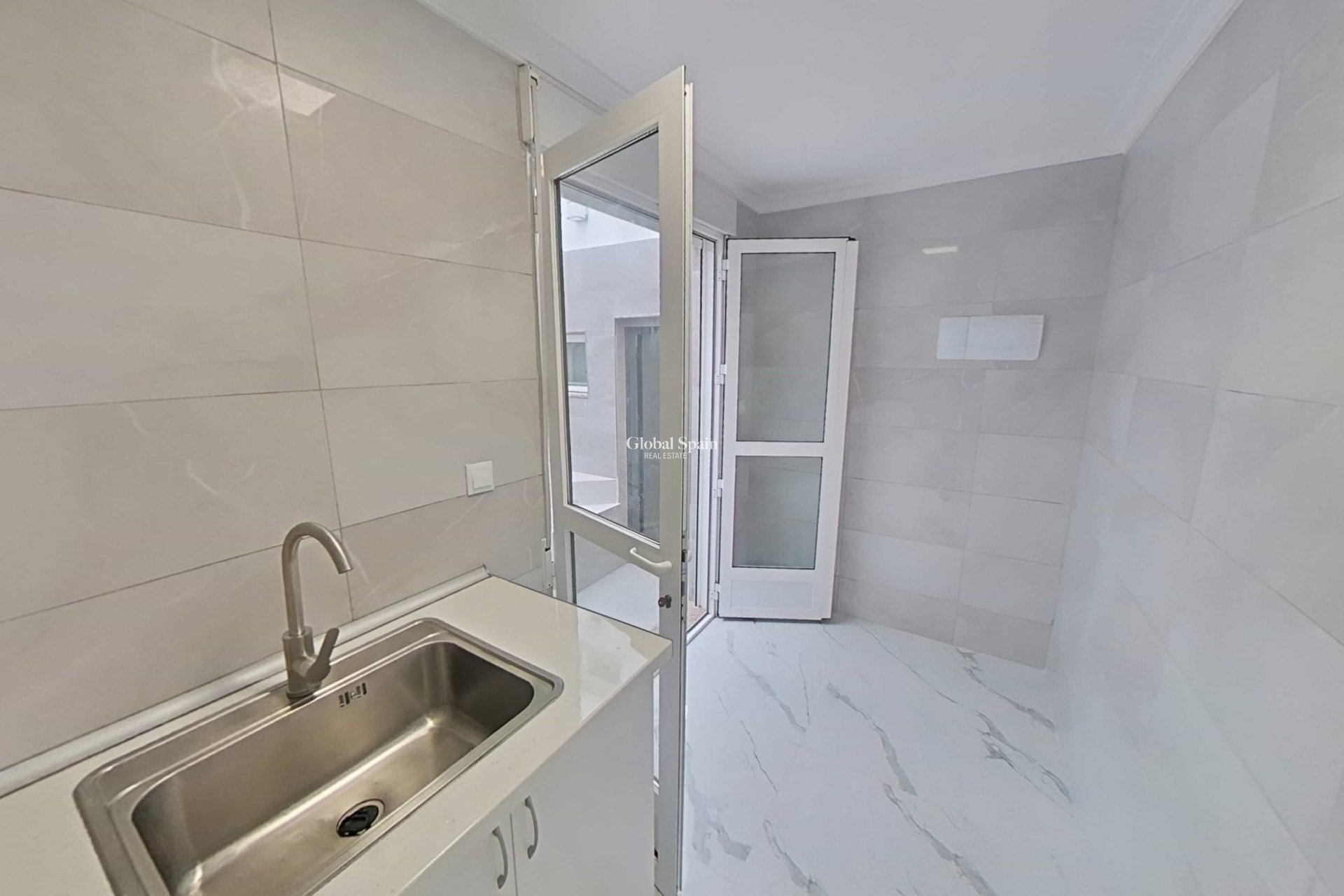 Resale - HOUSE -
SAN PEDRO DEL PINATAR - San Pedro Del Pinatar Centro