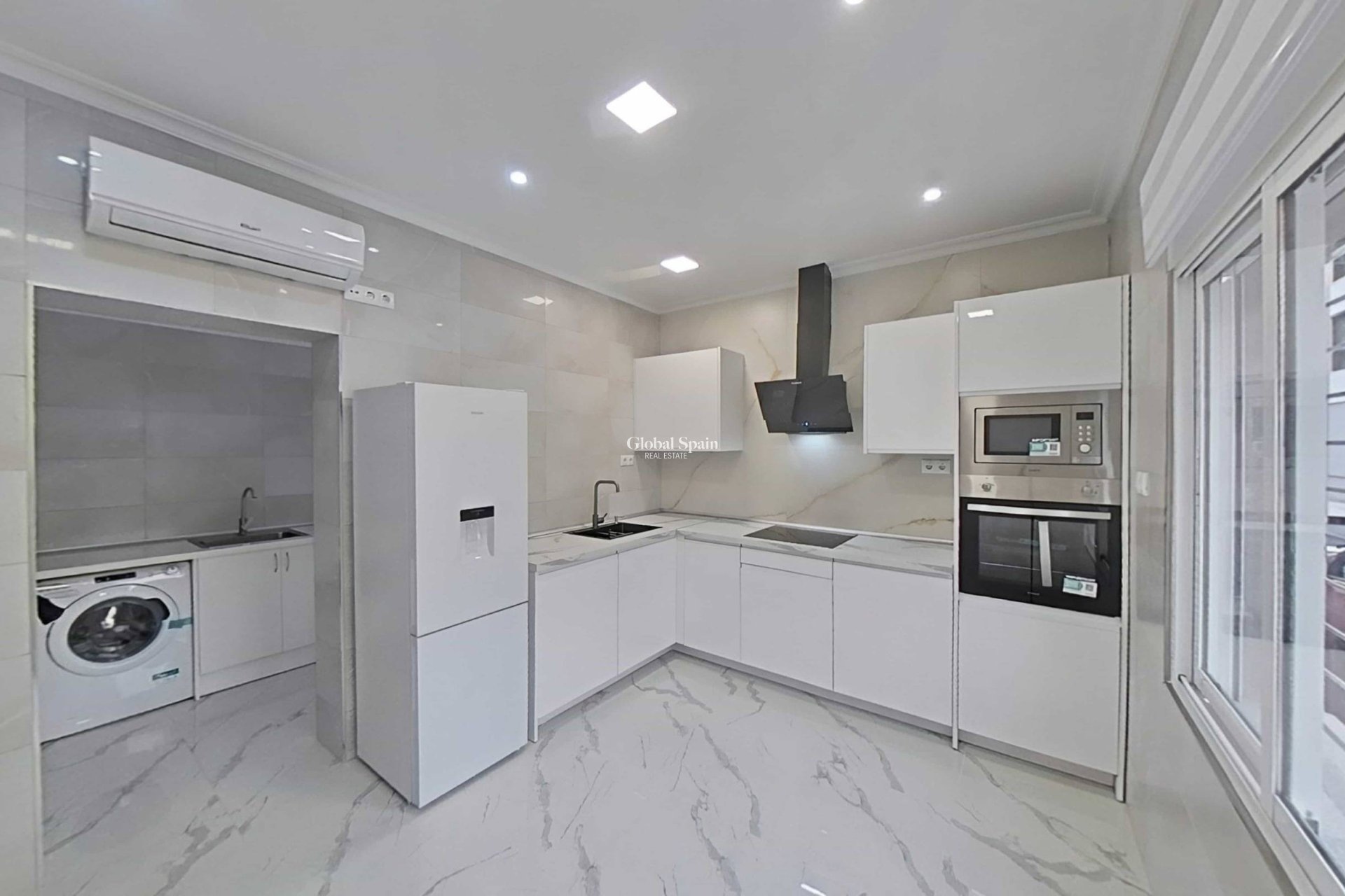 Resale - HOUSE -
SAN PEDRO DEL PINATAR - San Pedro Del Pinatar Centro