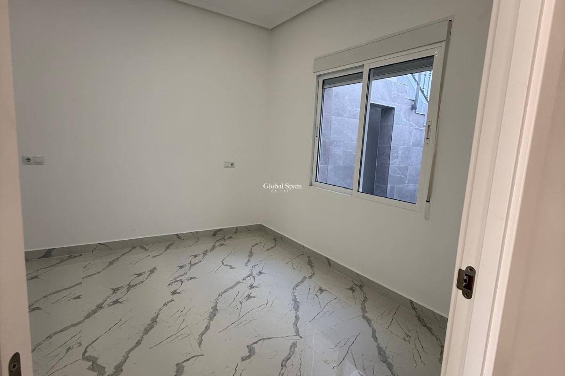 Resale - HOUSE -
SAN PEDRO DEL PINATAR - San Pedro Del Pinatar Centro