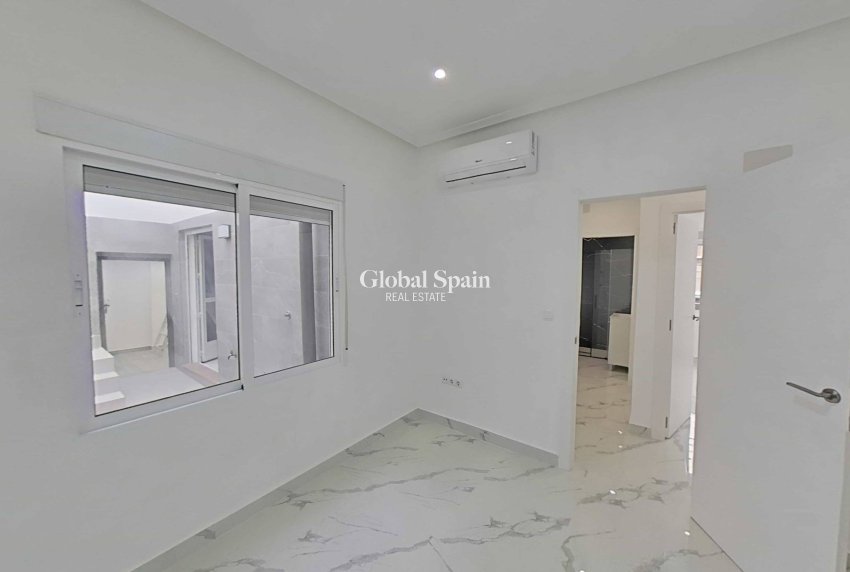 Resale - HOUSE -
SAN PEDRO DEL PINATAR - San Pedro Del Pinatar Centro