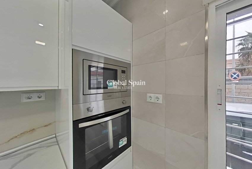 Resale - HOUSE -
SAN PEDRO DEL PINATAR - San Pedro Del Pinatar Centro