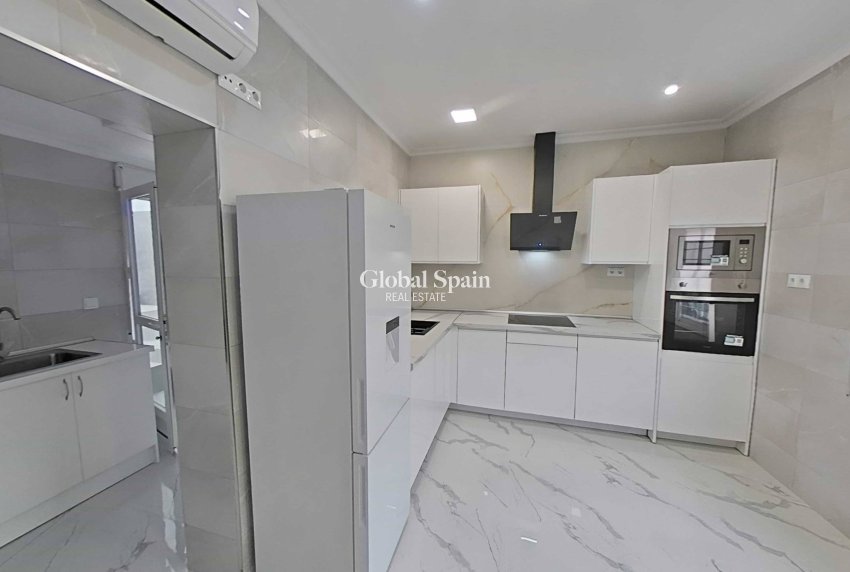 Resale - HOUSE -
SAN PEDRO DEL PINATAR - San Pedro Del Pinatar Centro