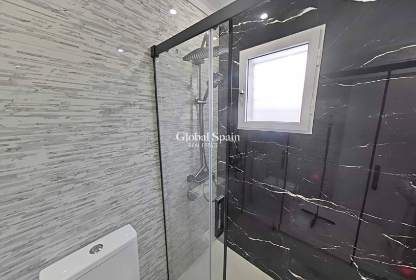 Resale - HOUSE -
SAN PEDRO DEL PINATAR - San Pedro Del Pinatar Centro