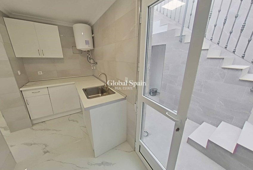 Resale - HOUSE -
SAN PEDRO DEL PINATAR - San Pedro Del Pinatar Centro