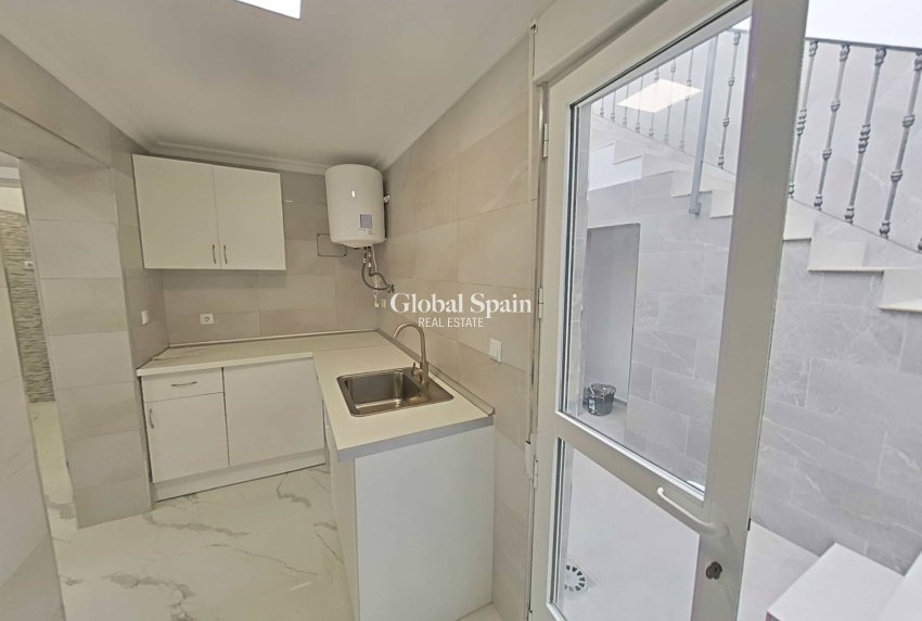 Resale - HOUSE -
SAN PEDRO DEL PINATAR - San Pedro Del Pinatar Centro
