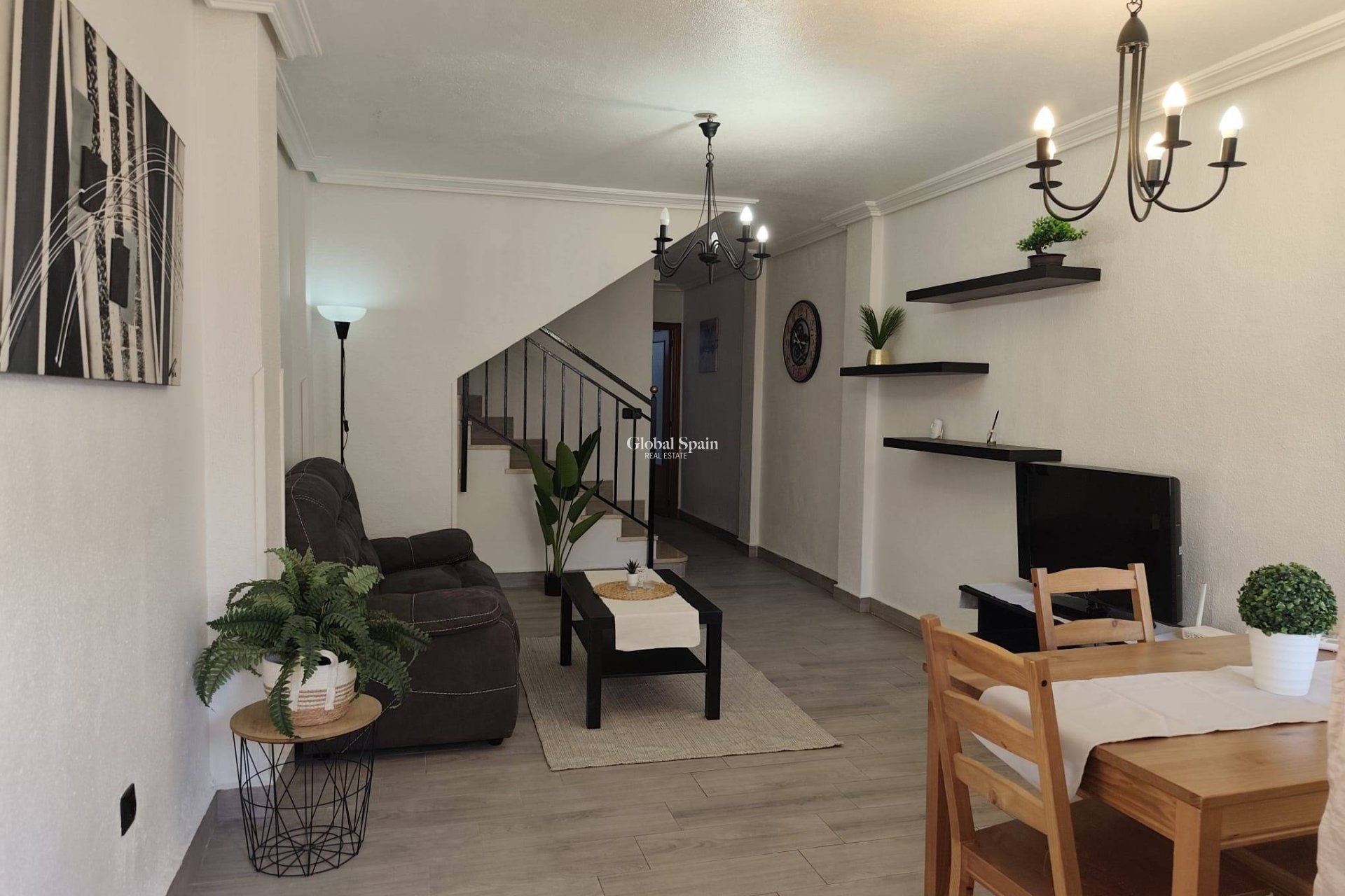 Resale - HOUSE -
SAN PEDRO DEL PINATAR - Villananitos