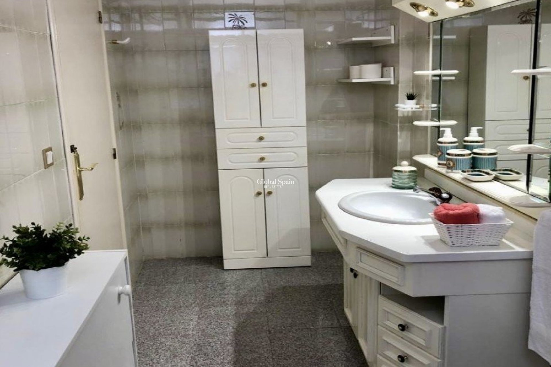 Resale - HOUSE -
SANTA POLA - Costa Blanca