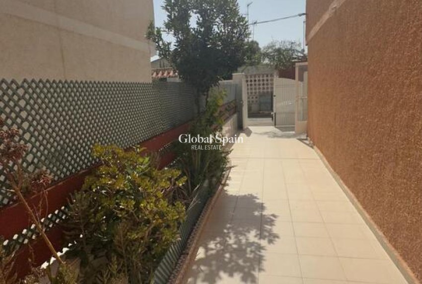Resale - HOUSE -
SANTIAGO DE LA RIBERA - Costa Calida