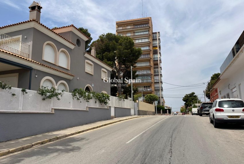 Resale - HOUSE -
SANTIAGO DE LA RIBERA - Playa De Santiago De La Ribera