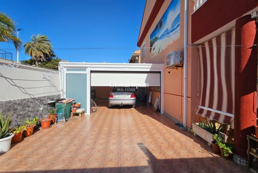 Resale - HOUSE -
SANTIAGO DE LA RIBERA - Santiago de la Ribera