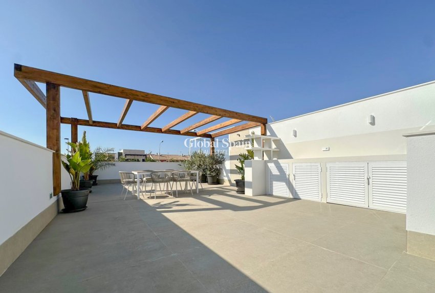 Resale - HOUSE -
SANTIAGO DE LA RIBERA - Santiago de la Ribera