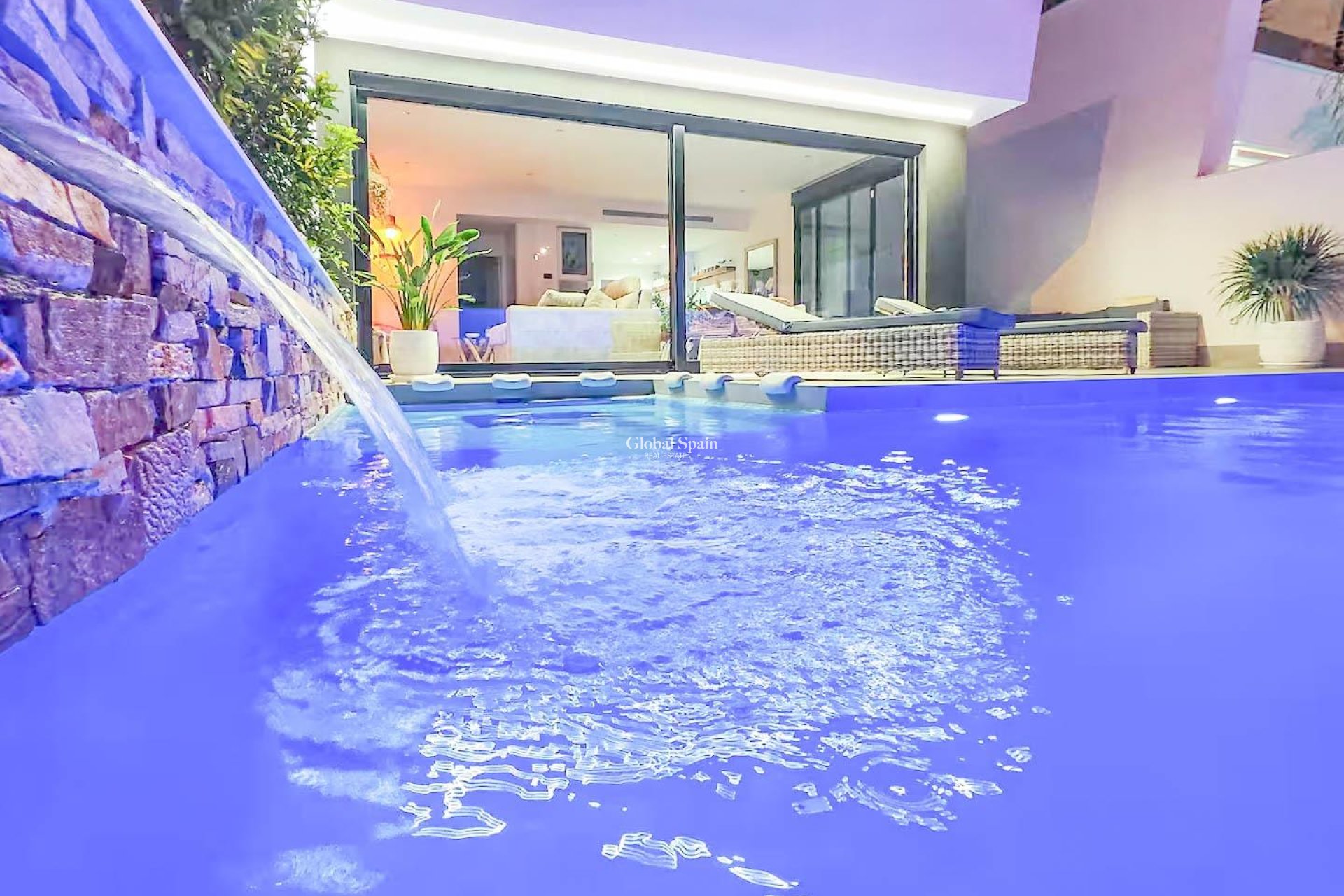 Resale - House -
Santiago de la ribera - zona san blas