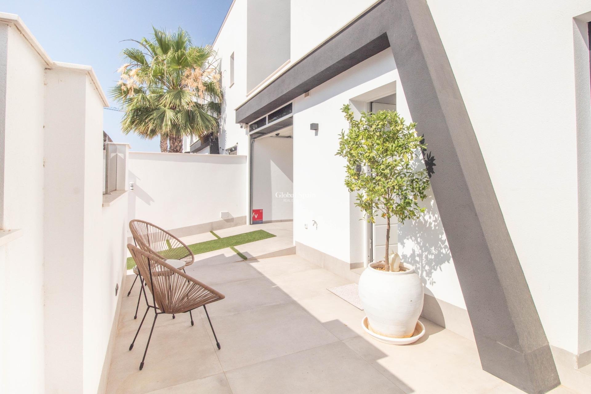 Resale - House -
Santiago de la ribera - zona san blas