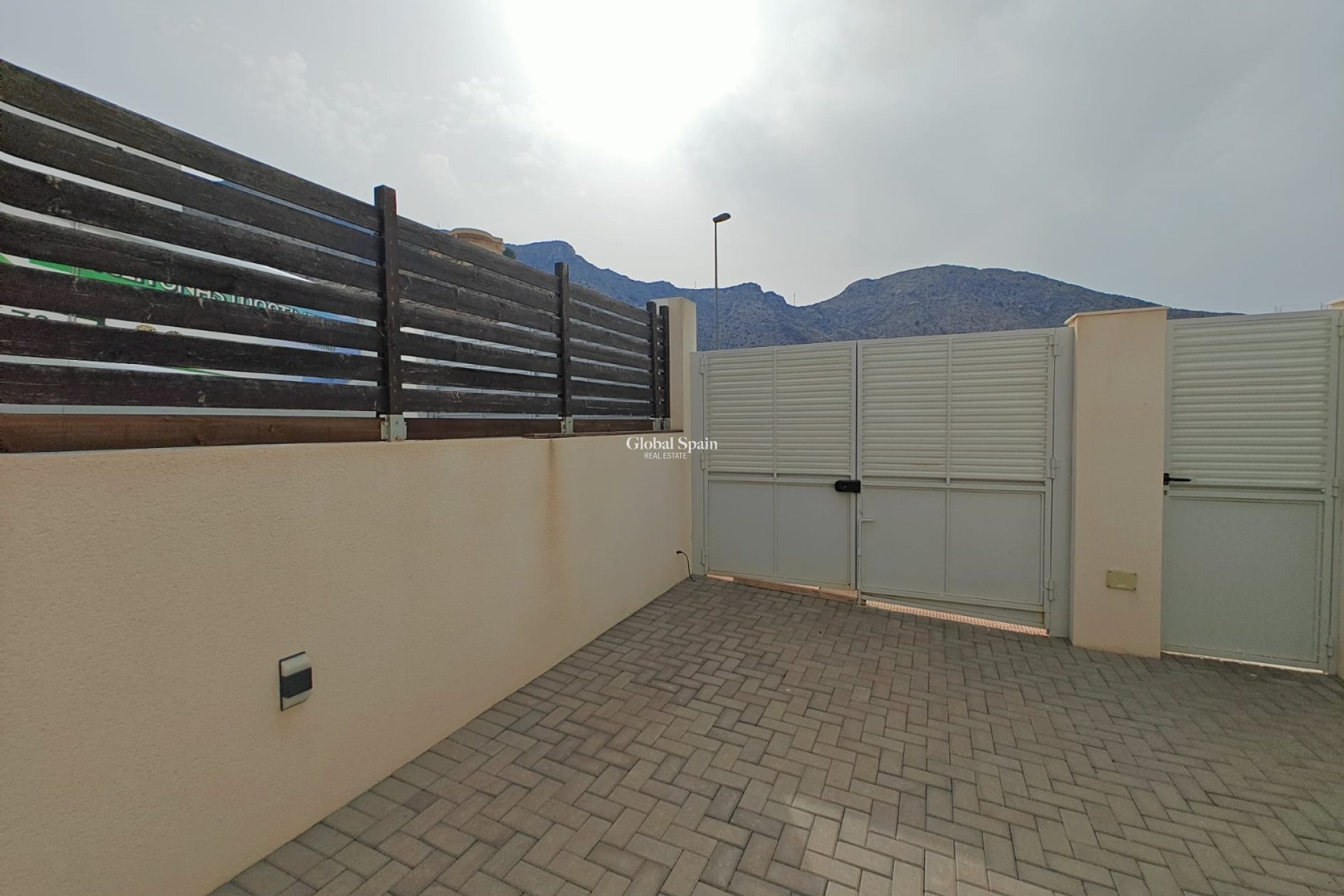 Resale - House - Semi-Detached House -
COX - Cox