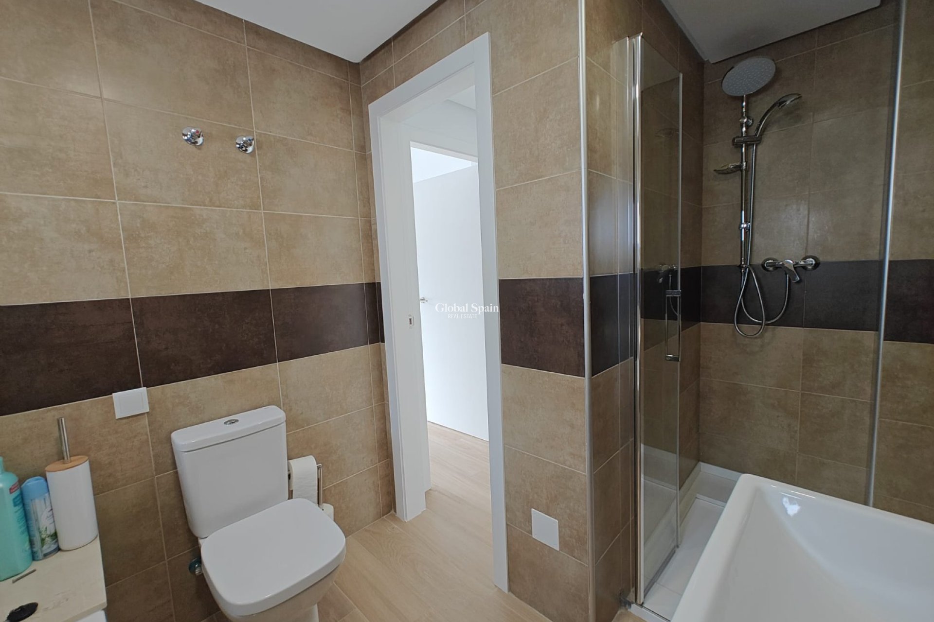 Resale - House - Semi-Detached House -
COX - Cox