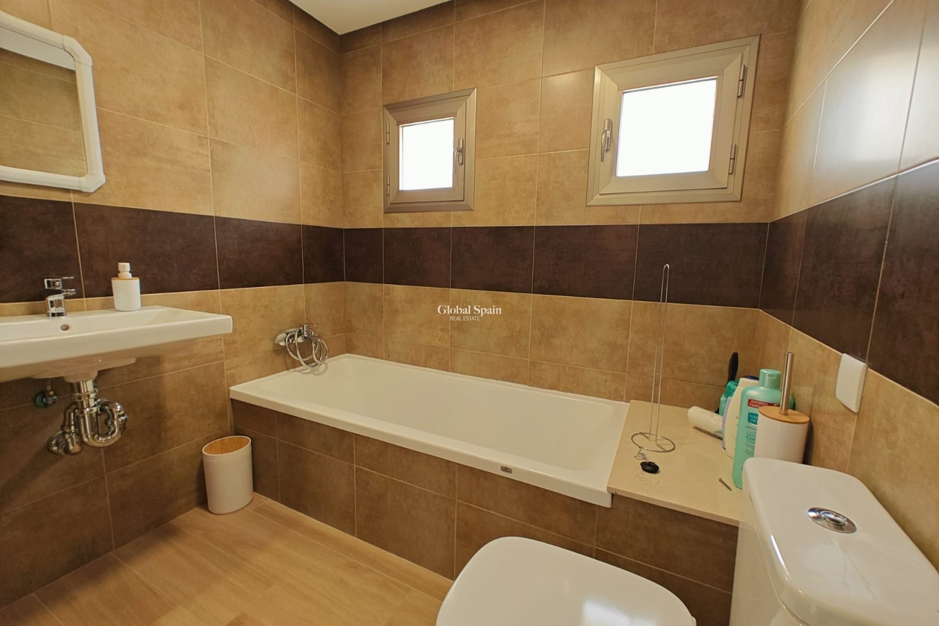 Resale - House - Semi-Detached House -
COX - Cox