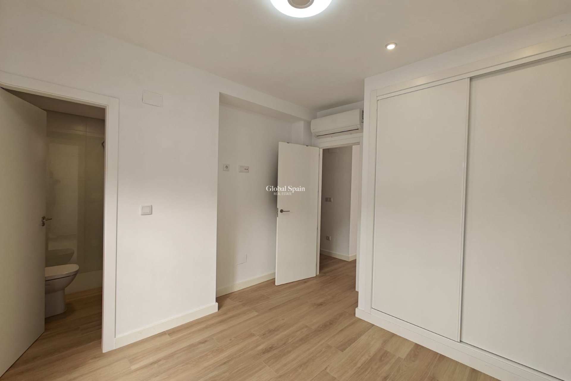 Resale - House - Semi-Detached House -
COX - Cox