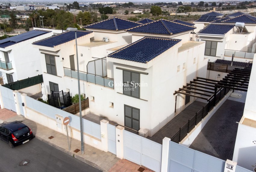 Resale - House - Semi-Detached House -
COX - Cox