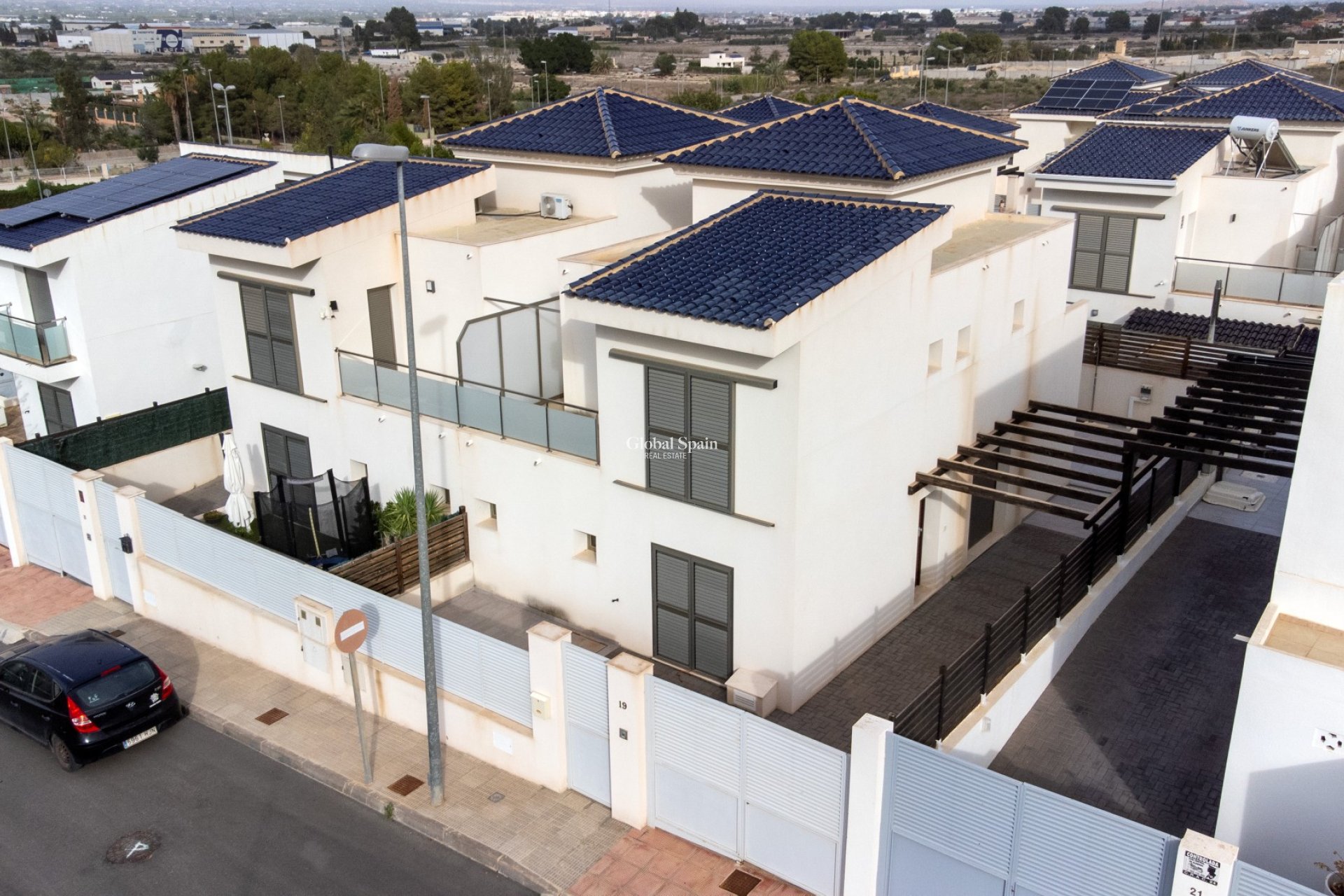 Resale - House - Semi-Detached House -
COX - Cox