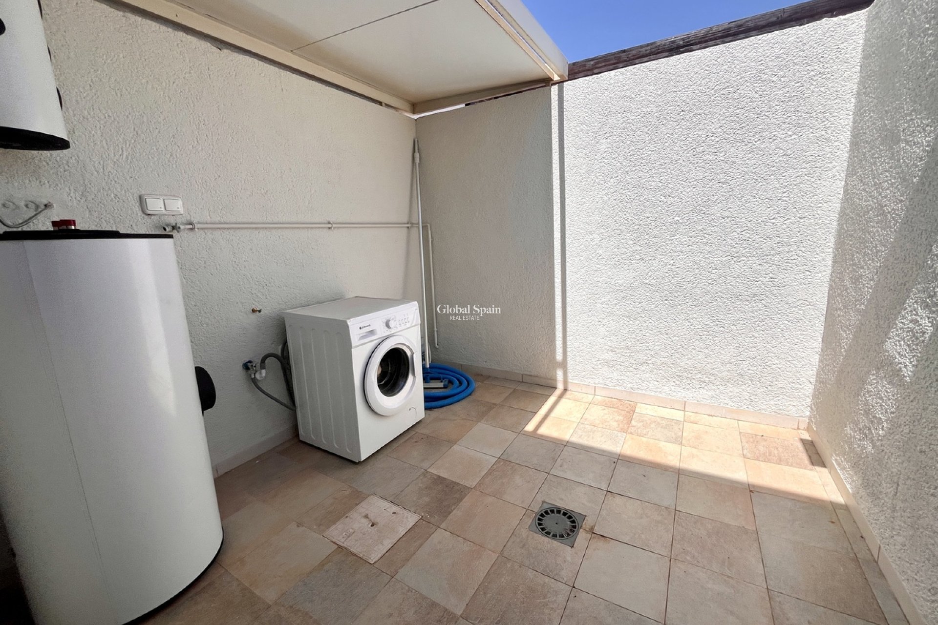 Resale - HOUSE -
SUCINA - Inland