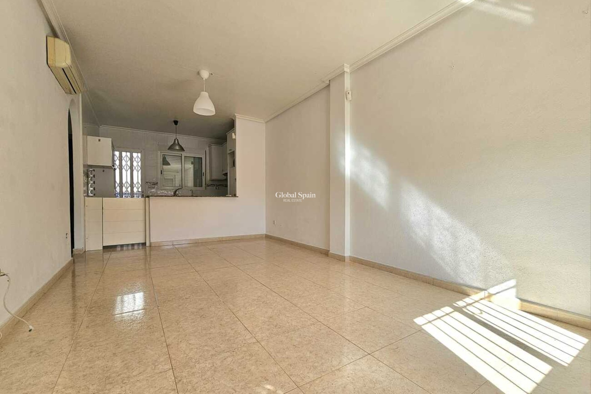 Resale - HOUSE -
SUCINA - Sucina